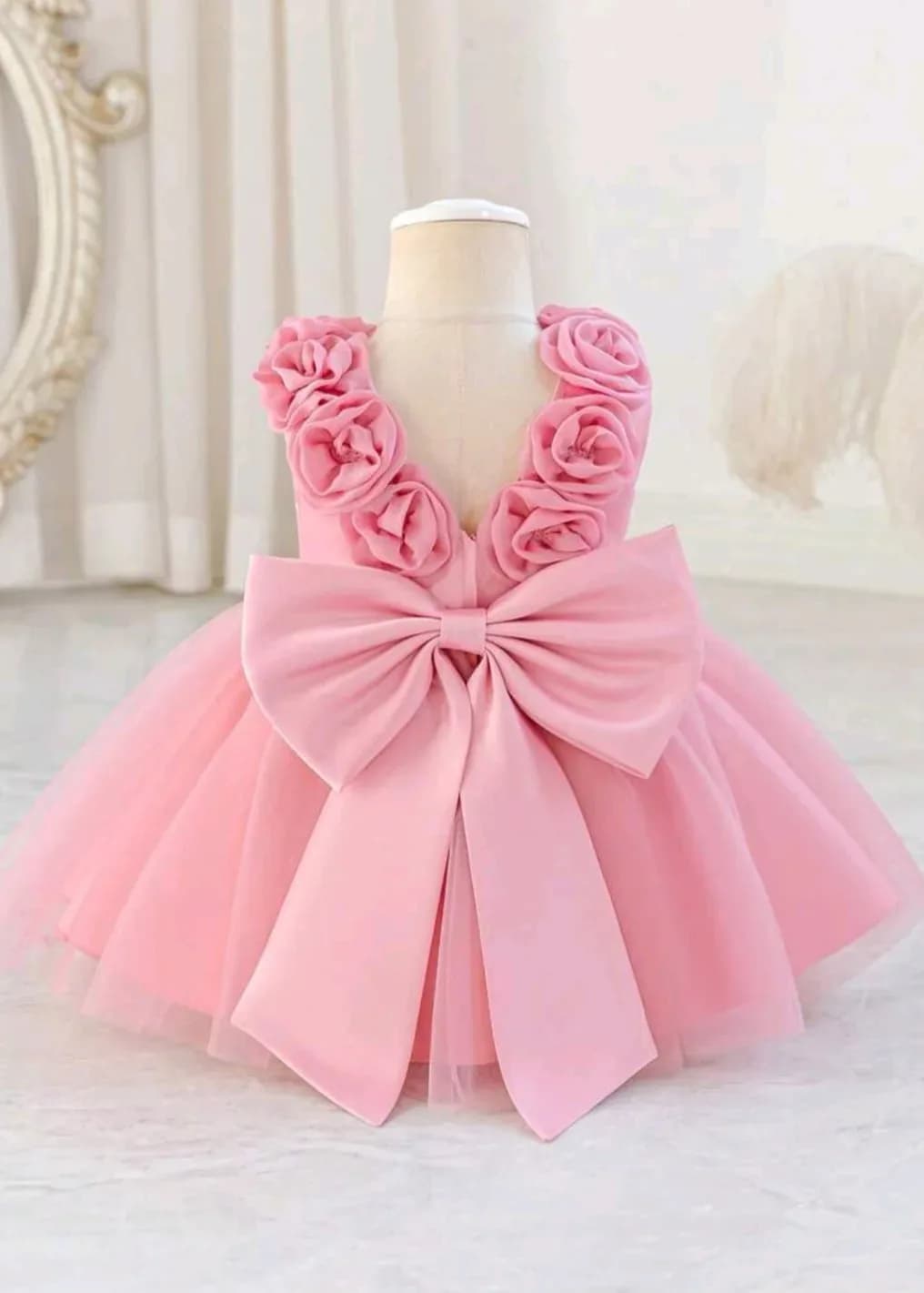 Vestido elegante satén  — foto 8 de 10